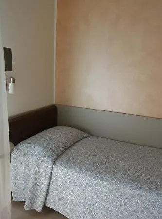 Paris Готель 3*